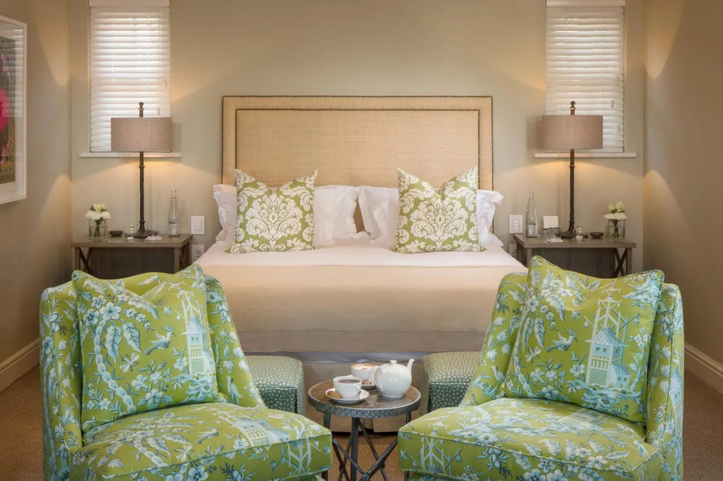 Grand room