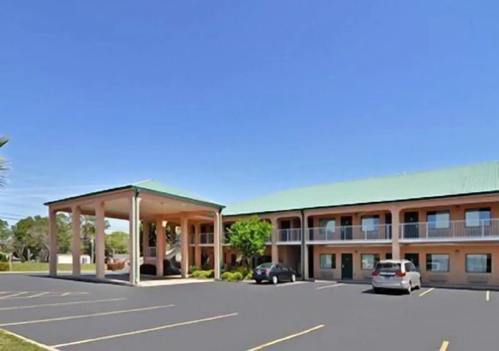 Econo Lodge Inn & Suites Albany North