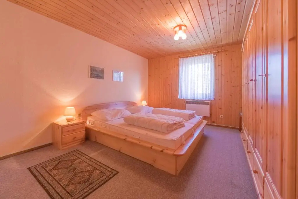 2 Bedrooms Cottage