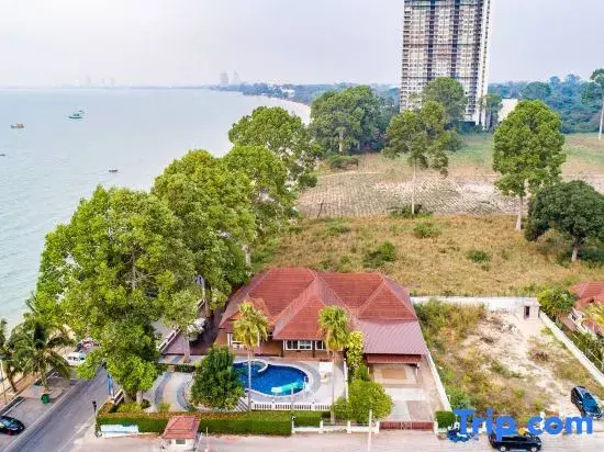 RimLay Beachfront Pool Villa 5 Bedroom