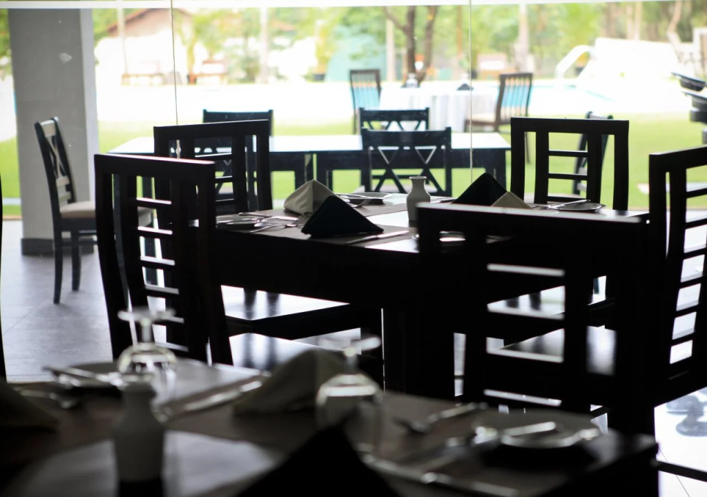 Food & Beverage
