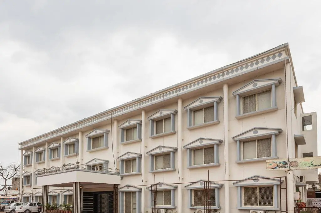 Mahakaleshwar Avenue by OYO Rooms