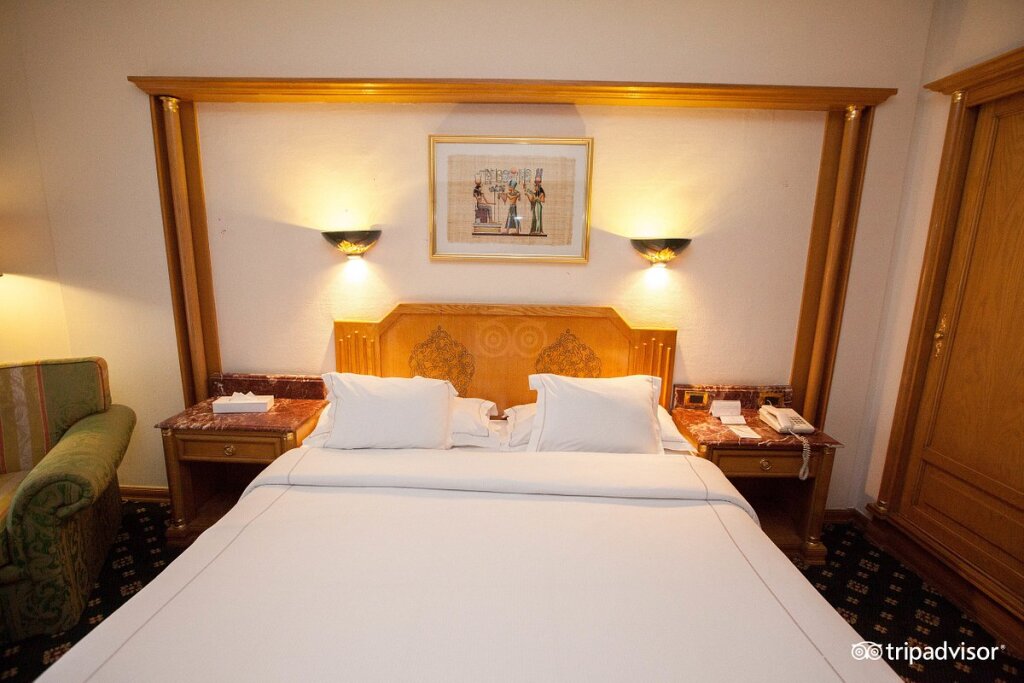 Sonesta St. George Hotel by null