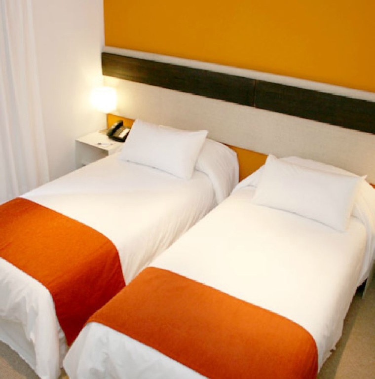 Monarca Hoteles — 5