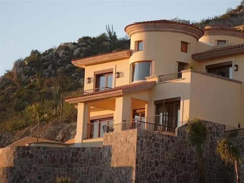 3 Br Oceanview Luxury Villa by Evb Rocks