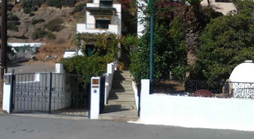 Niovi Apartments