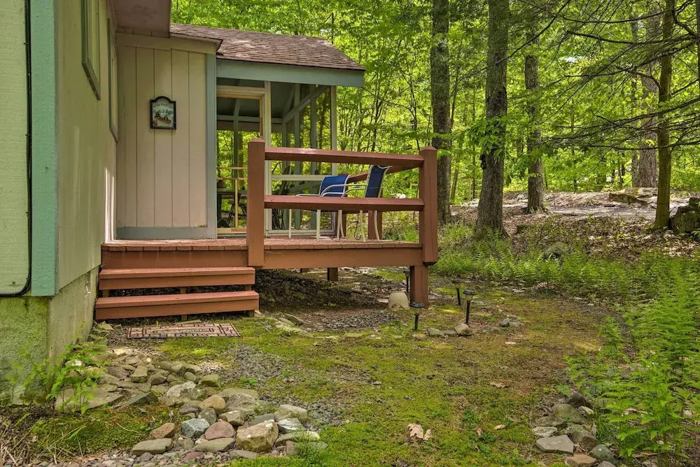 Deck & Resort Amenities: Pocono Lake Home