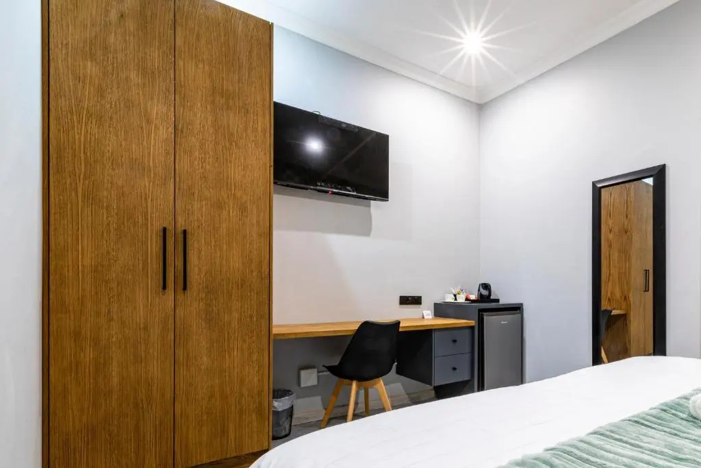 5th On Preston Guest House