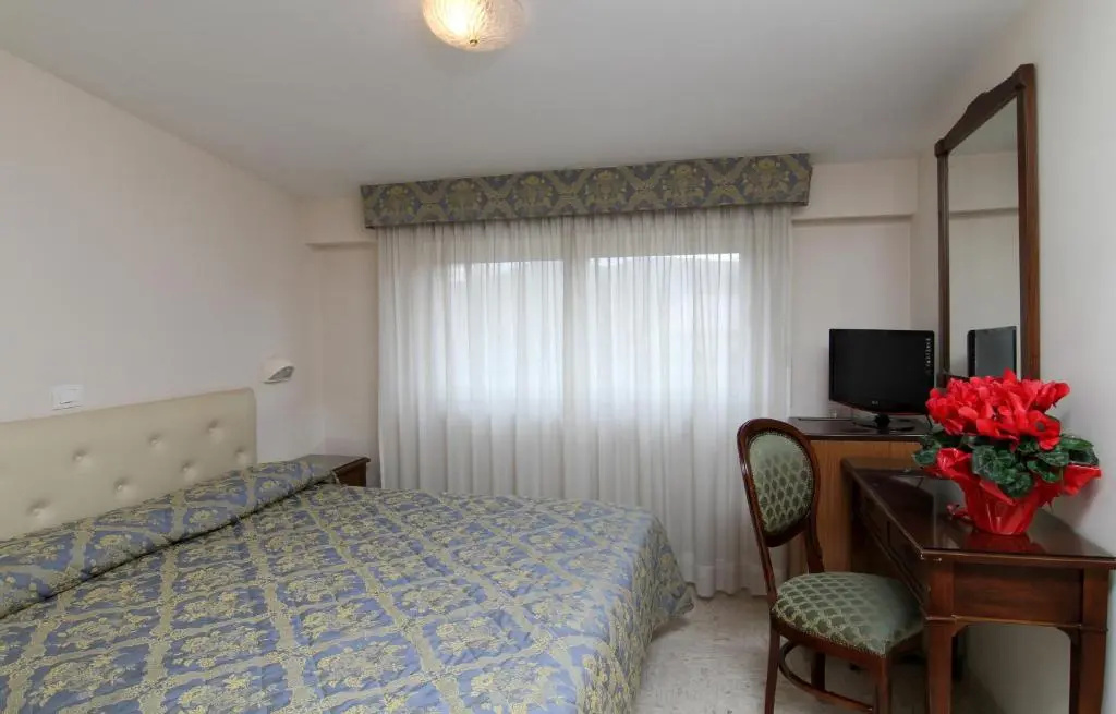 Mondial Park Hotel - Chambres