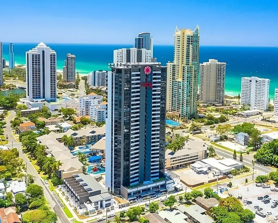 Surfers Paradise 2-bed Near Beach With Pool & Gym