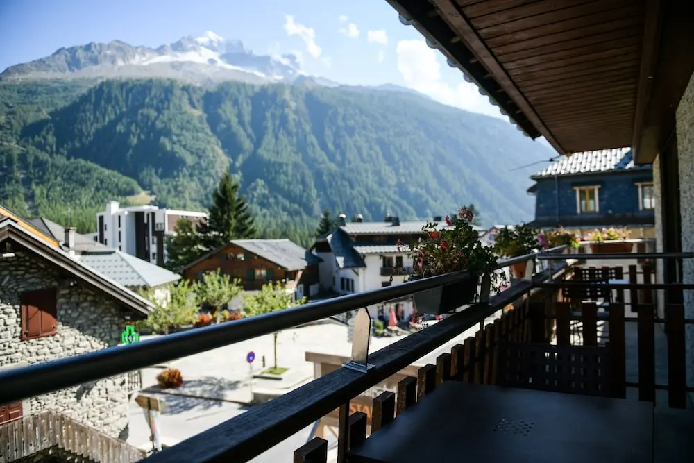 Comfort Double room with balcony and with mountain view (full double bed)