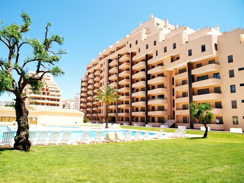 05 in Portim o With 1 Bedrooms and 1 Bathrooms
