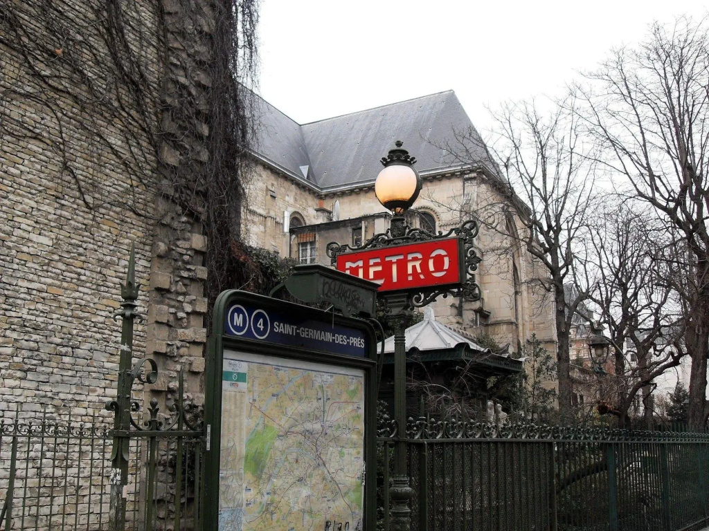 Saint-Germain des Pres Apartment