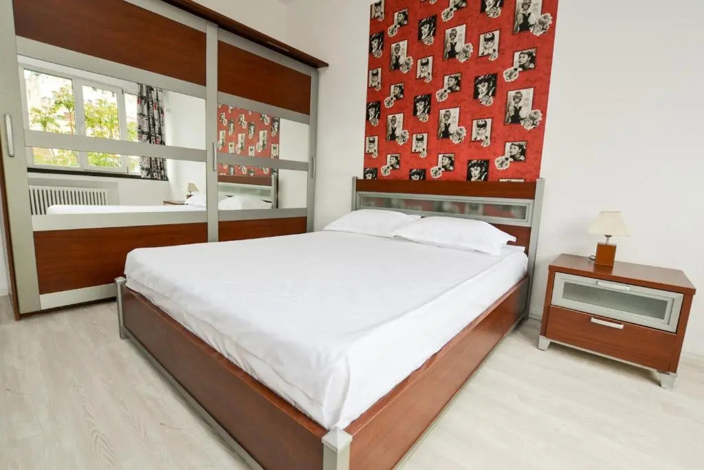 Deluxe Studio