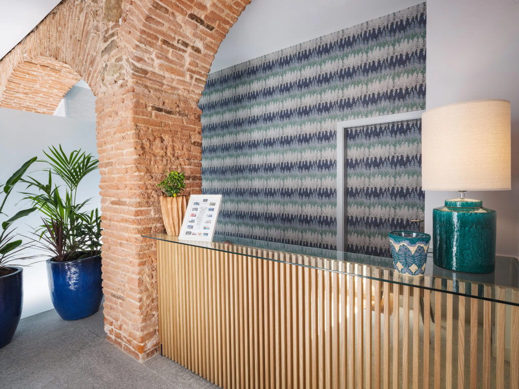 Lobby & Reception