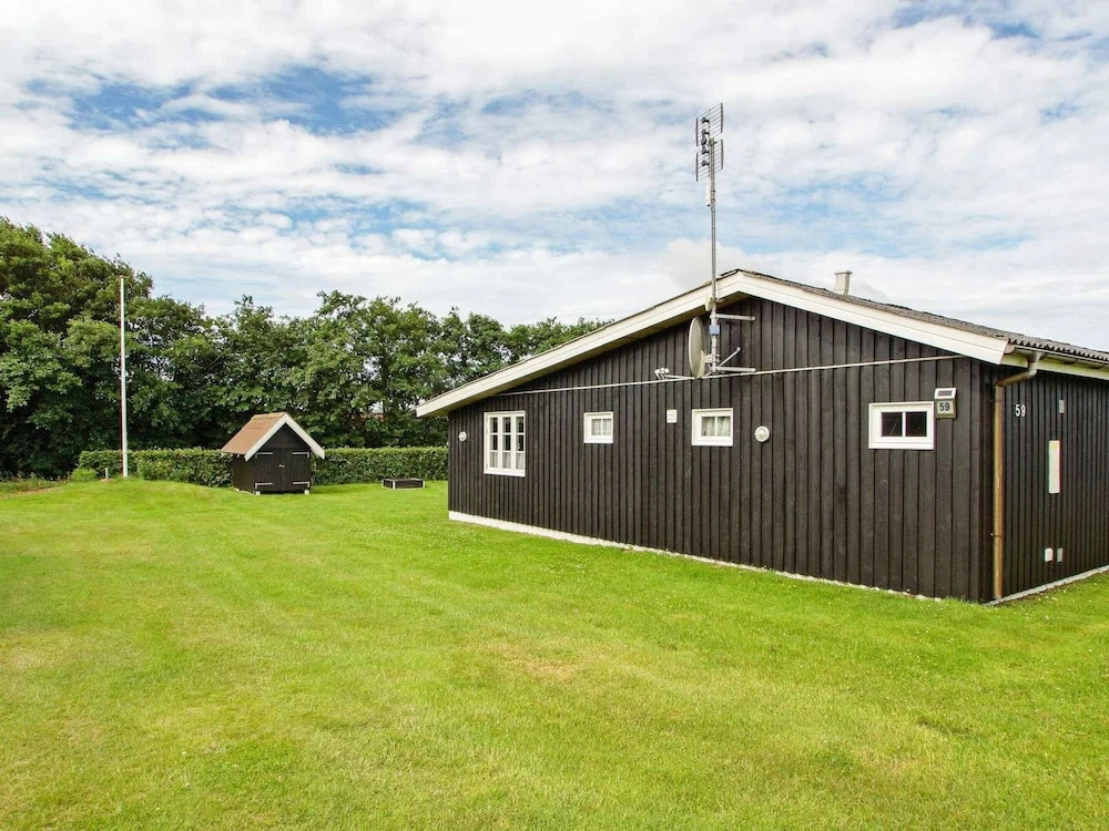 8 Person Holiday Home in Hemmet - фото 11