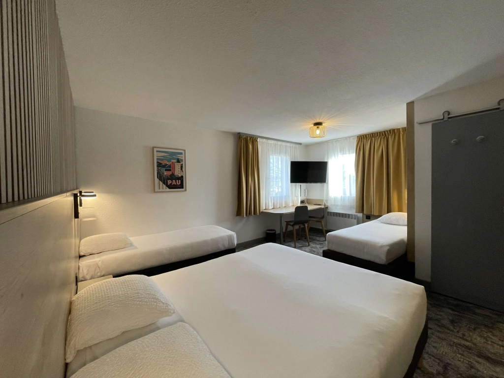 Standard Quadruple room