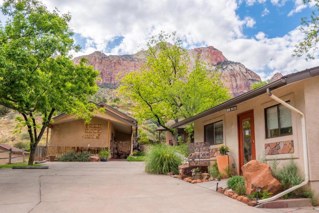 Red Rock Inn by null