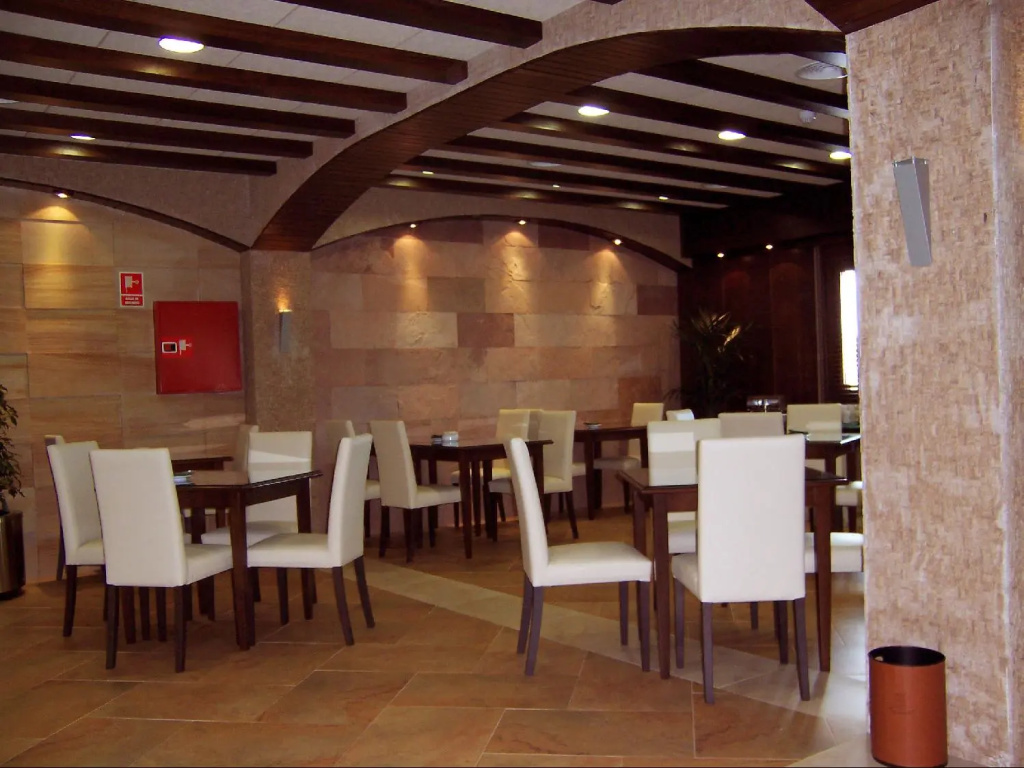 Food & Beverage