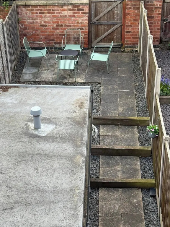 House Sleeps 8 With Parking
