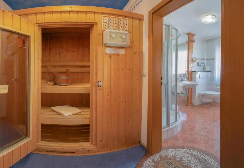 Superior Double room (full double bed)