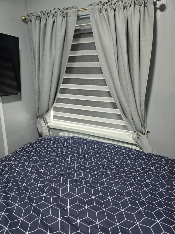 Manchester - House - Sleeps 6 - Parking - Garden