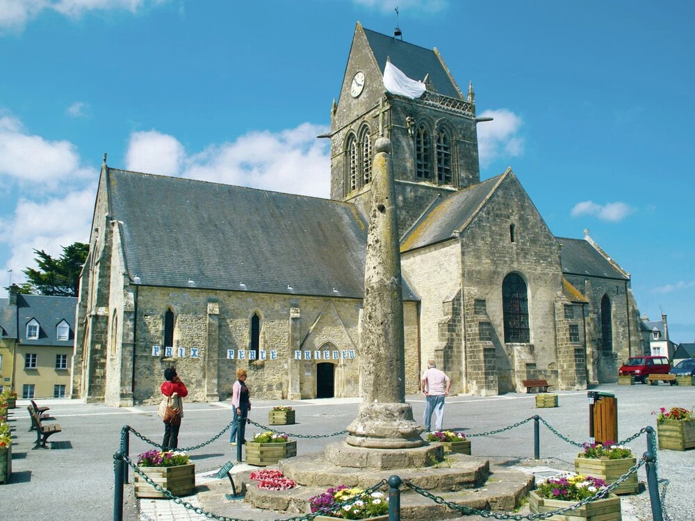 Cozy Cottage In Fresville With Garden