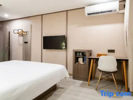 Superior Double room (full double bed)