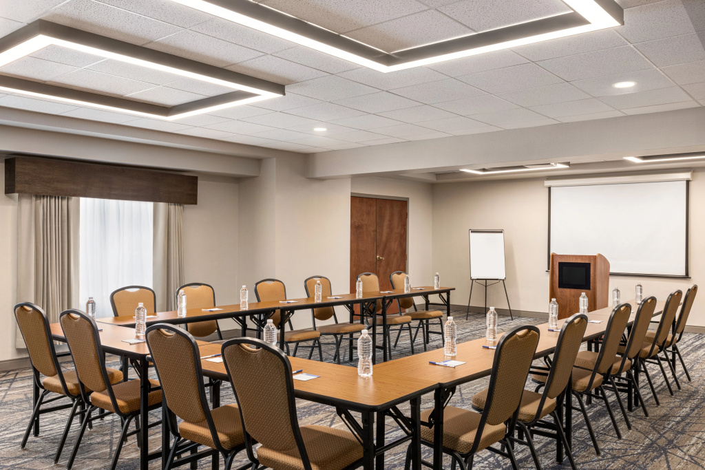 Holiday Inn Express and Suites Indianapolis W- Airport Area by IHG - Général