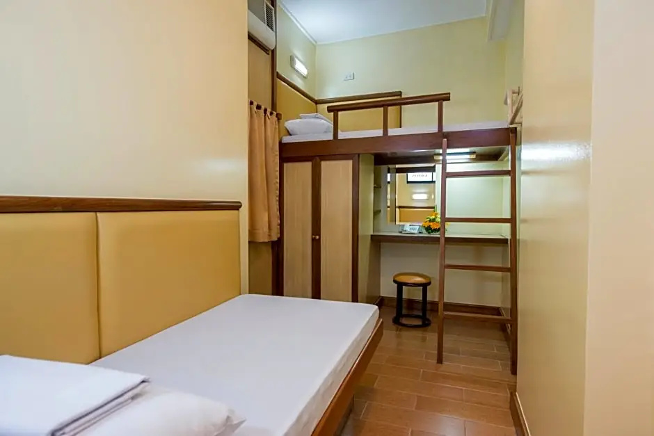 Double Suite room (full double bed)