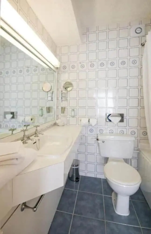 The Royal Beach Hotel - Chambres