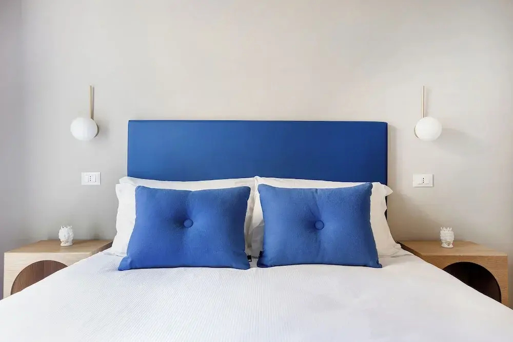 Classic Double room with balcony and with city view (full double bed)