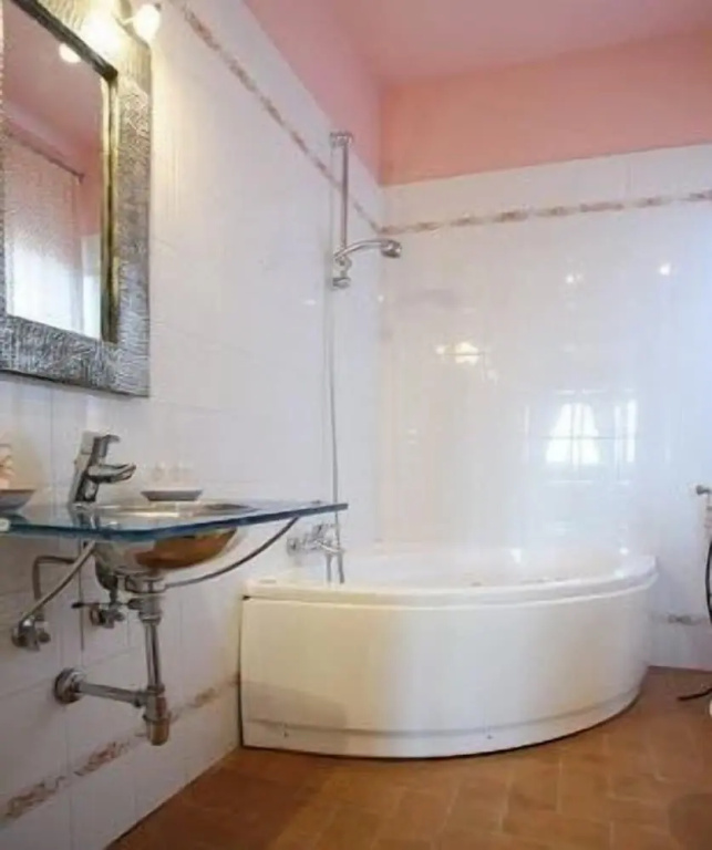 Deluxe Double room with balcony (full double bed)