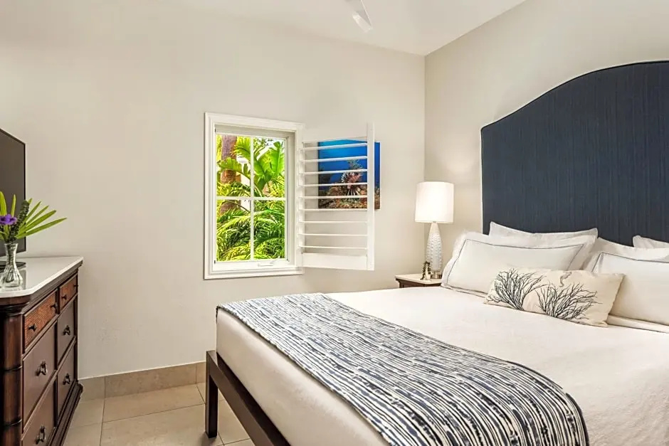 1 Bedroom Double Suite with ocean view (full double bed)