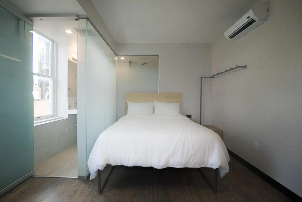 SOVA Micro-Room & Social Hotel — фото