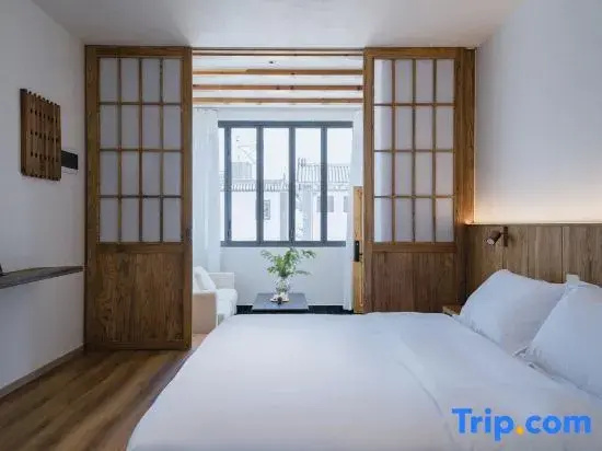 Standard Double room with view (full double bed)