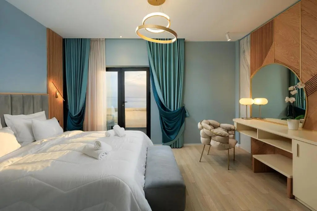 Superior room with water view