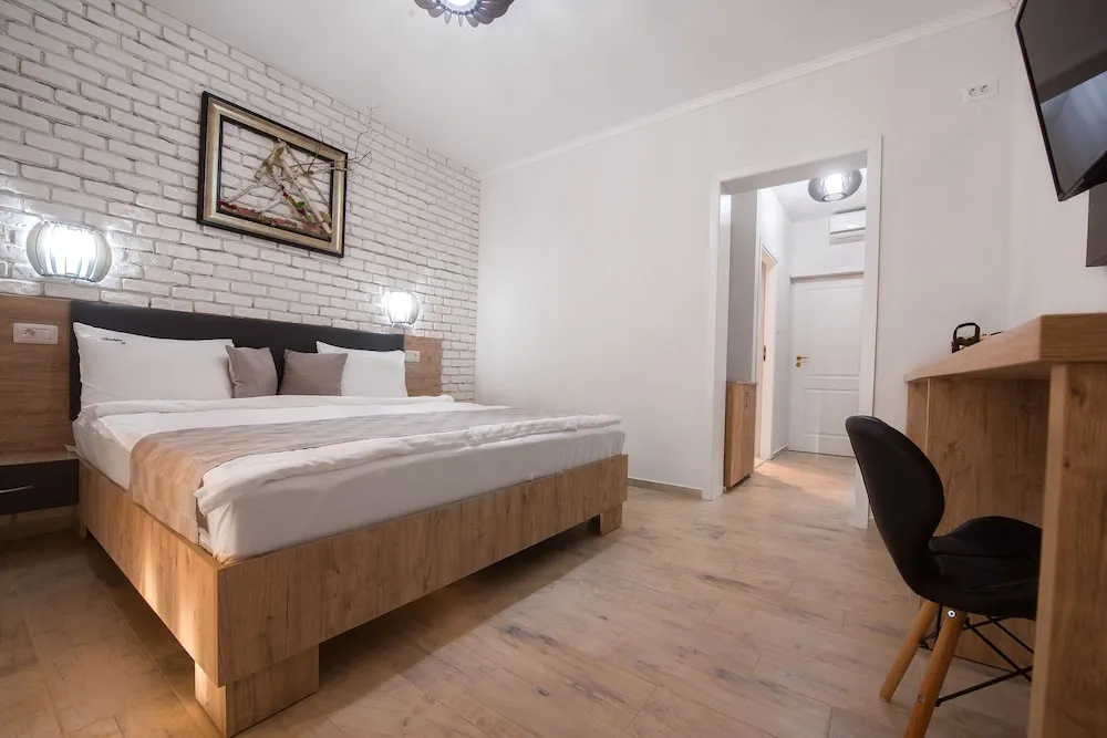Standard Double room with balcony and with garden view (full double bed)