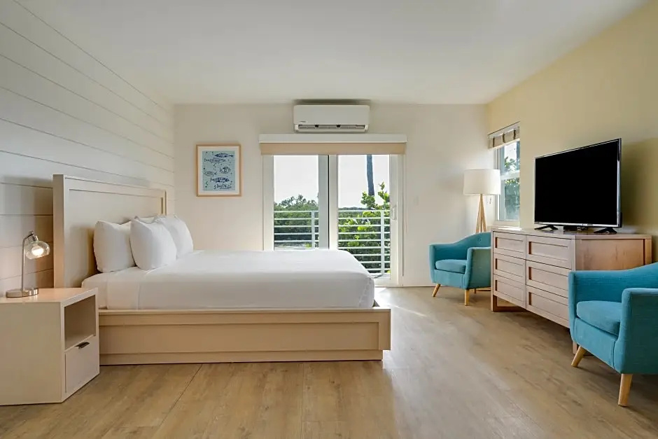 Standard Double room with balcony (full double bed)