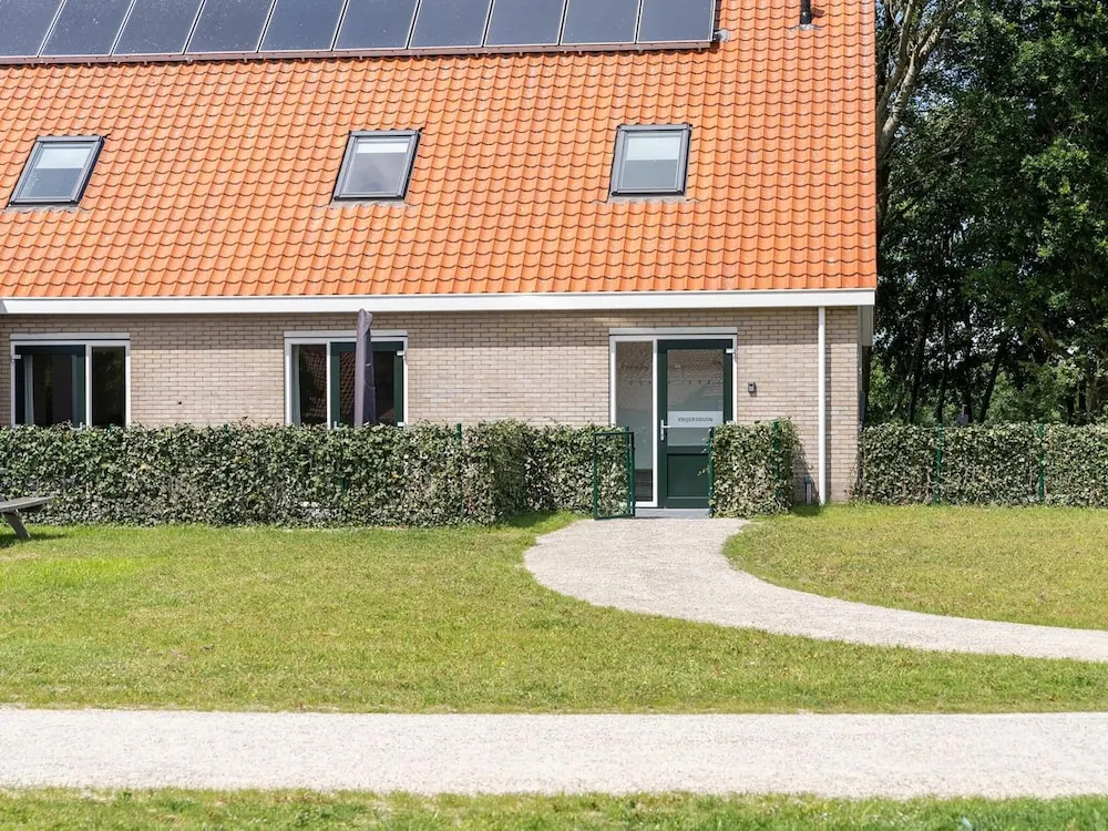 Apartment in Ameland Near De Vleijen