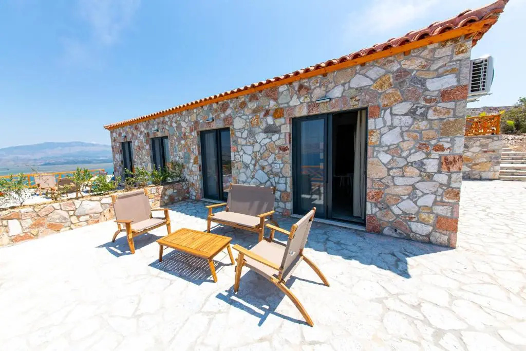 Santa Oliva Suites