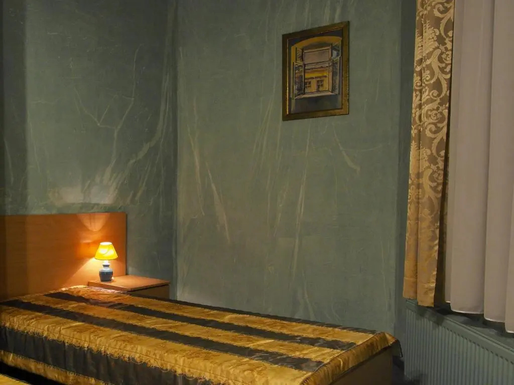 Economy room