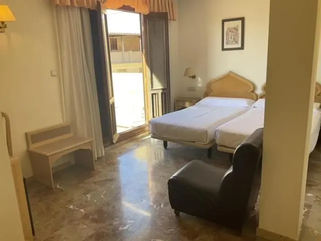 Standard Double room (full double bed)