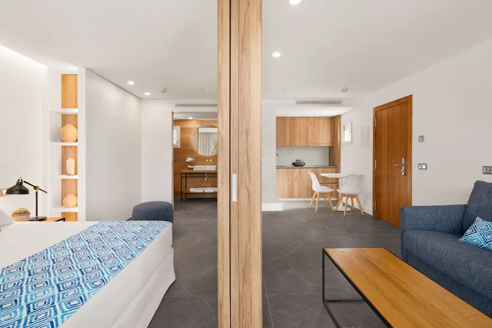 Bahía Suites Camp De Mar - Chambres