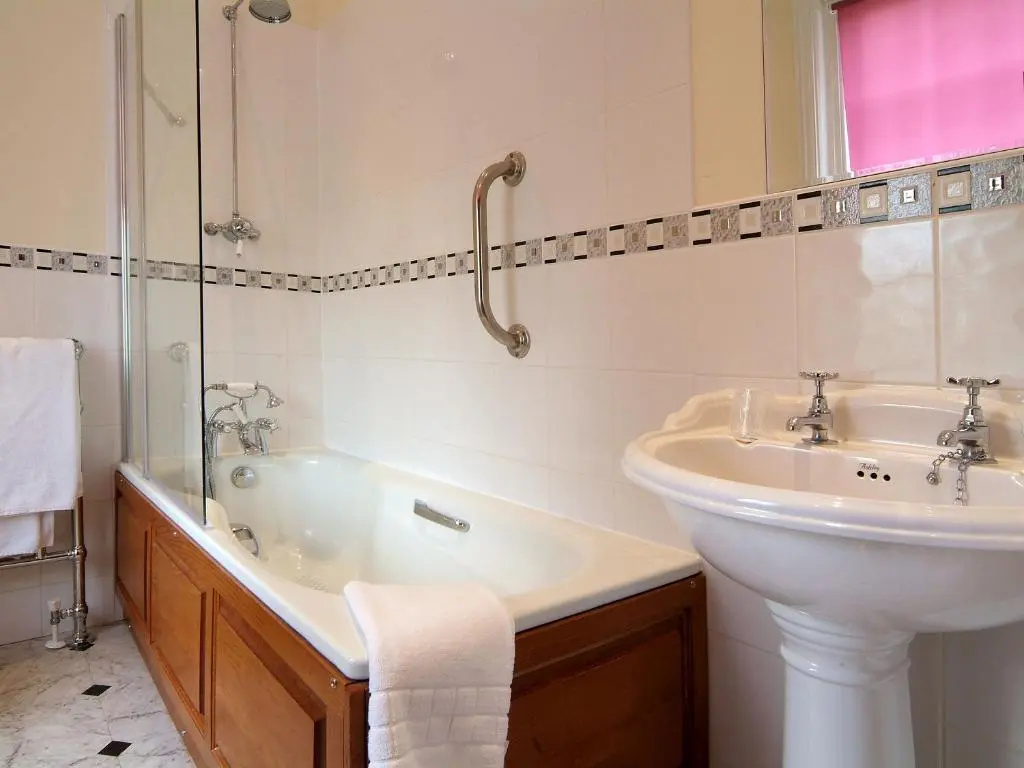 Economy Double room (full double bed)