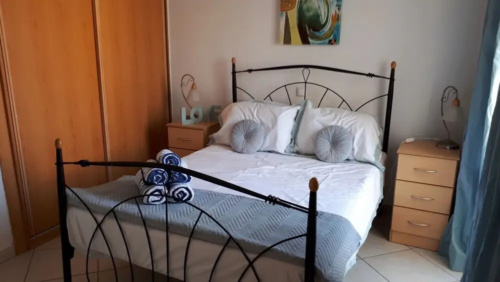 2 Bdr Top Floor Pool Views