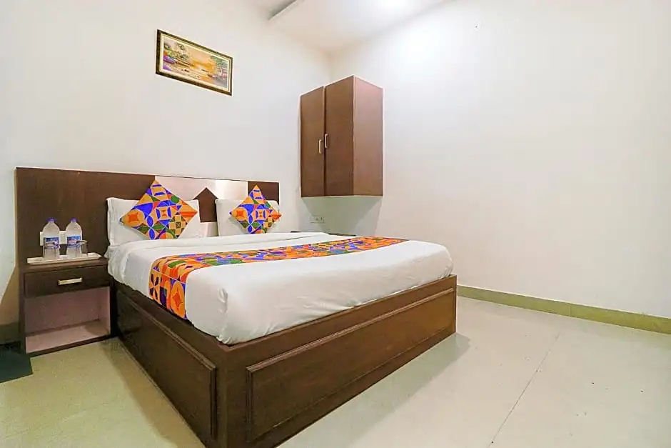 Deluxe Double room (full double bed)