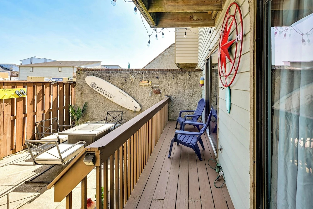 Walk to Beach: Ocean City Condo w/ Private Patio