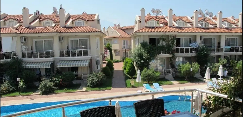 Villa AQ22 by JoyLettings