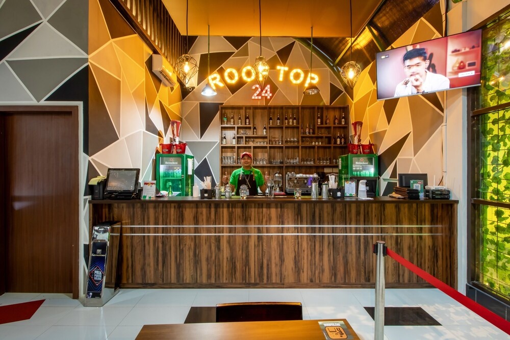 Lobby & Reception